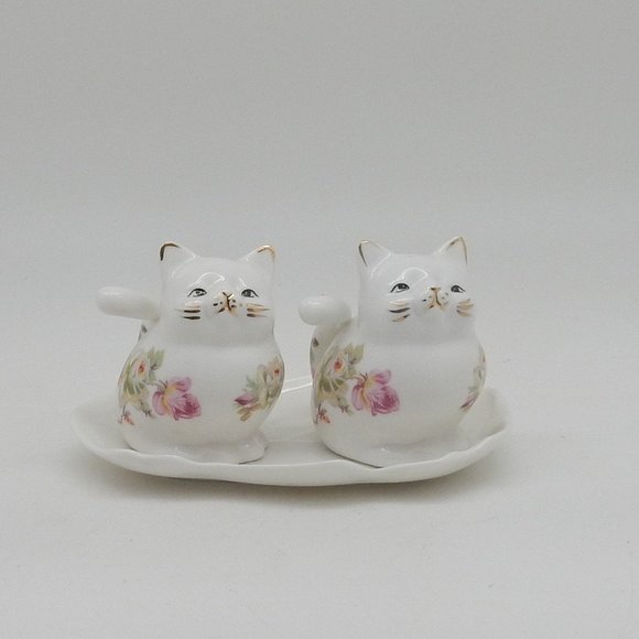 Porcelain 14K Cat Salt & Pepper Shaker - Picture 4 of 6